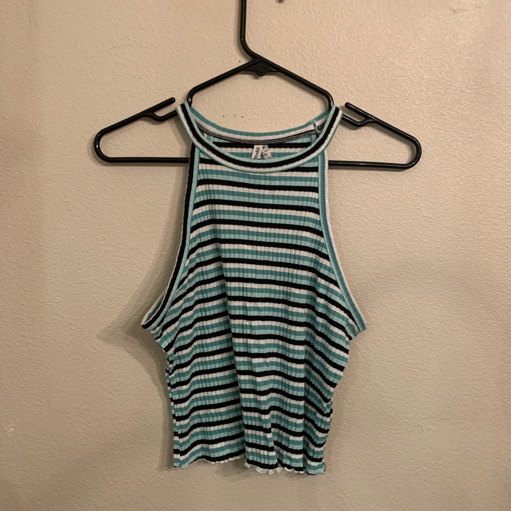 2 mudd crop tank tops